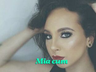 Mia_cum