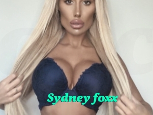 Sydney_foxx